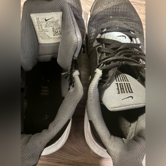 Nike Airmax Impact 3, black/gray/white mens shoes size 10; 8/10 condition - Picture 4 of 5